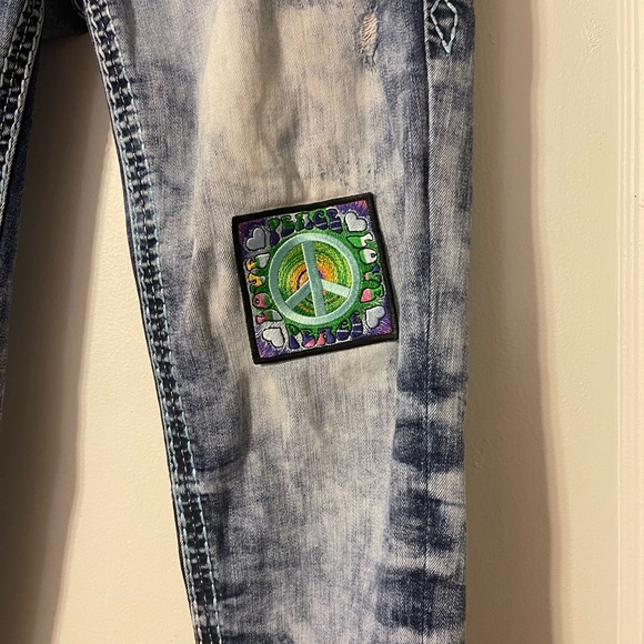 Embroidered Patchwork Rock Revival one of a kind Jeans Ankle Skinny - Picture 3 of 7